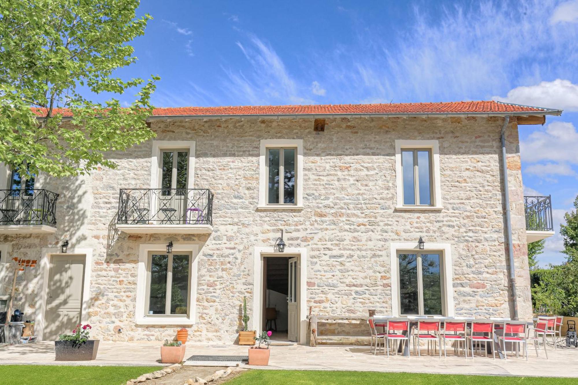 Charmante Maison Avec Piscine Proche Lyon Villa Dardilly Exterior photo